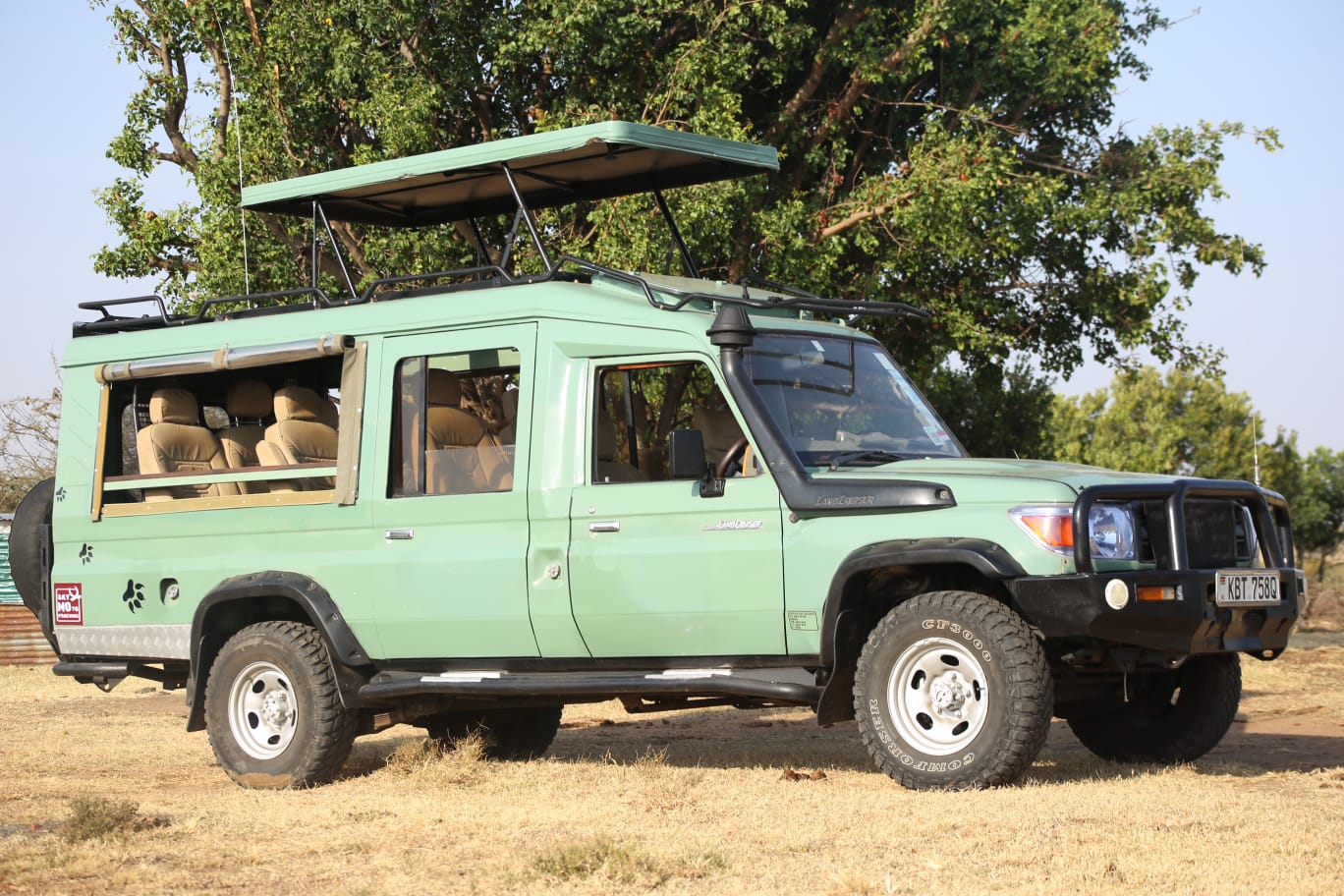 Samburu, Maasai Mara & Diani Beach – 10 Days